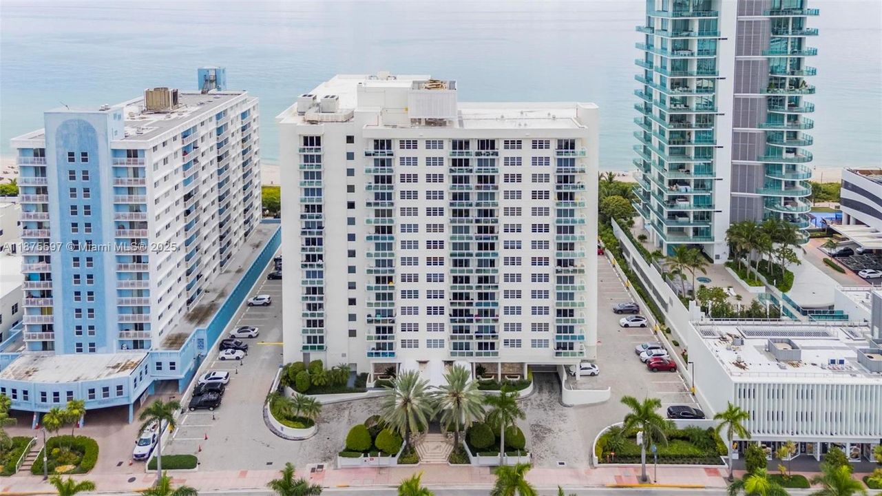 Recently Sold: $493,000 (1 beds, 1 baths, 812 Square Feet)