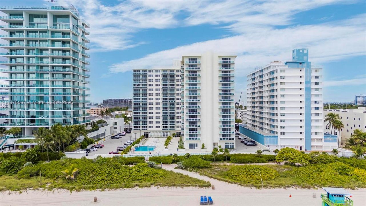 Recently Sold: $493,000 (1 beds, 1 baths, 812 Square Feet)