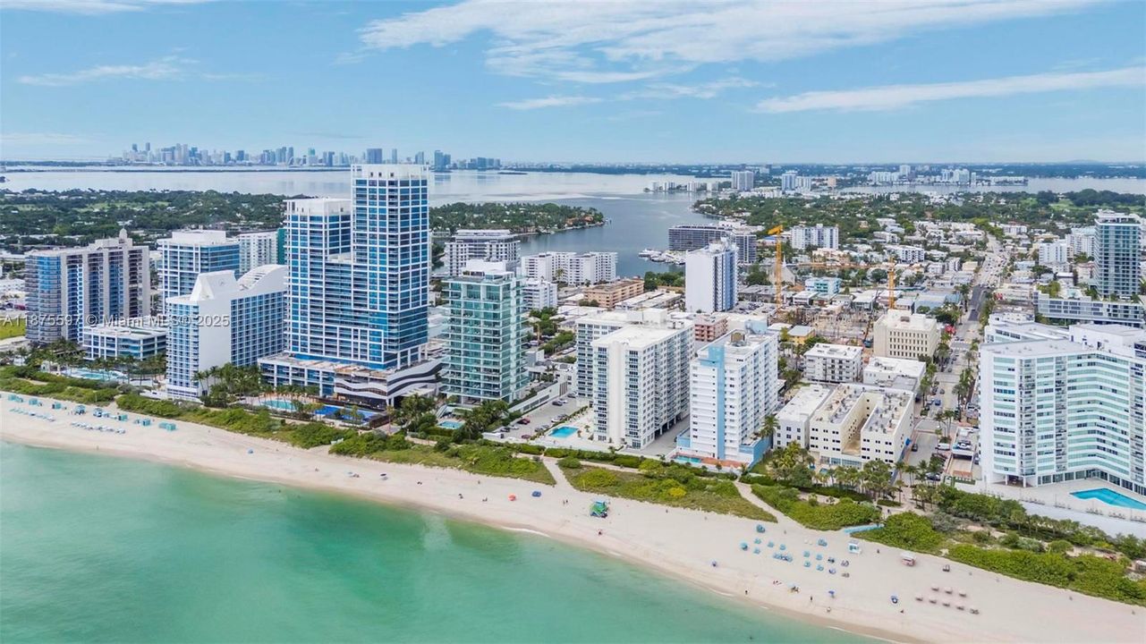 Recently Sold: $493,000 (1 beds, 1 baths, 812 Square Feet)