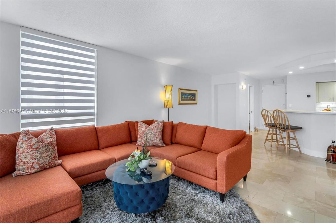 Recently Sold: $493,000 (1 beds, 1 baths, 812 Square Feet)