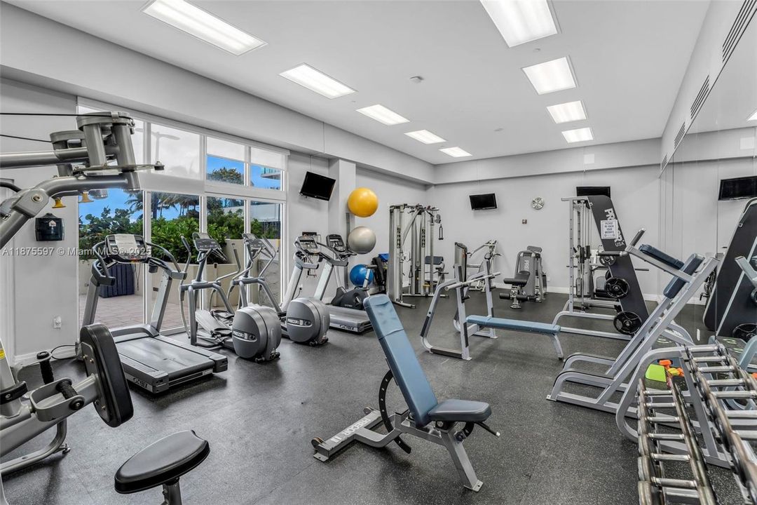 Recently Sold: $493,000 (1 beds, 1 baths, 812 Square Feet)