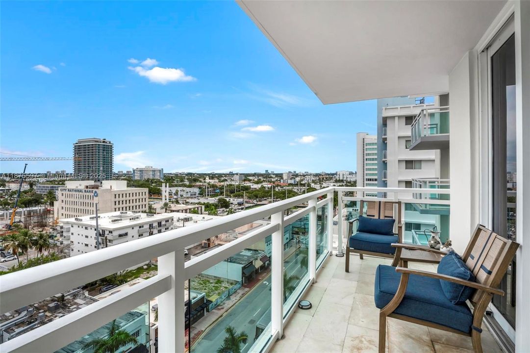 Recently Sold: $493,000 (1 beds, 1 baths, 812 Square Feet)
