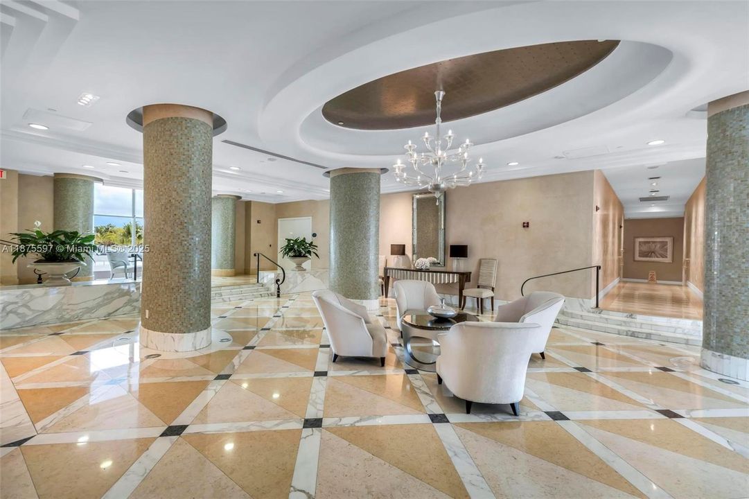 Recently Sold: $493,000 (1 beds, 1 baths, 812 Square Feet)