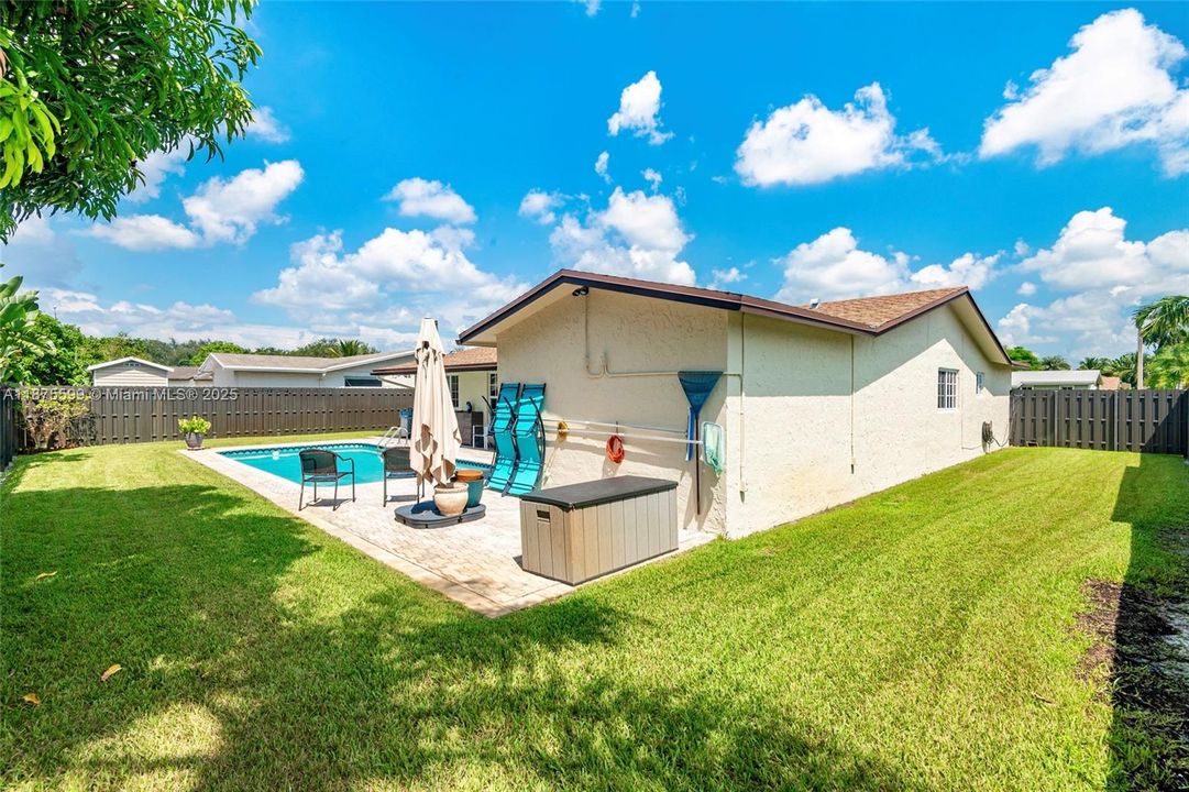 Недавно продано: $625,000 (3 спален, 2 ванн, 1543 Квадратных фут)