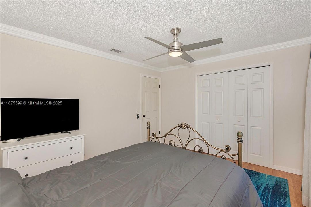 Недавно продано: $625,000 (3 спален, 2 ванн, 1543 Квадратных фут)