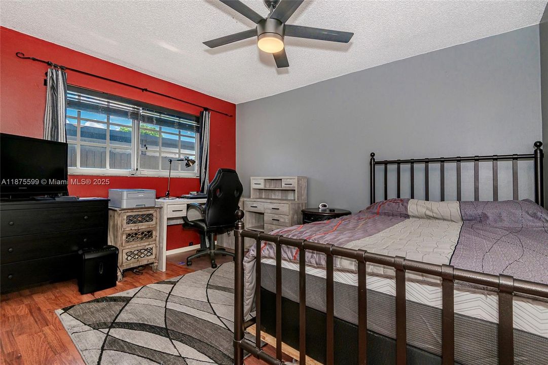 Недавно продано: $625,000 (3 спален, 2 ванн, 1543 Квадратных фут)