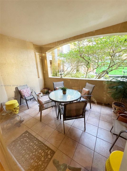 待售: $495,000 (2 贝兹, 2 浴室, 1290 平方英尺)