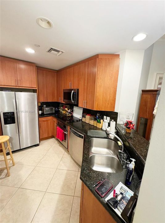 待售: $495,000 (2 贝兹, 2 浴室, 1290 平方英尺)