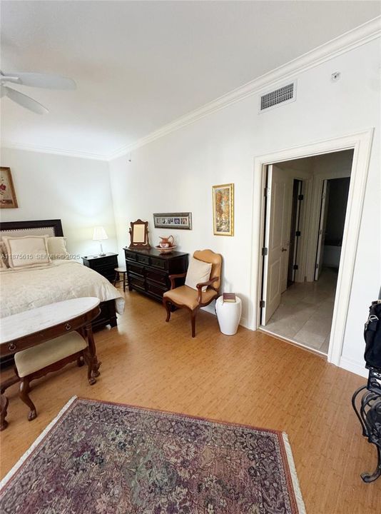 待售: $495,000 (2 贝兹, 2 浴室, 1290 平方英尺)