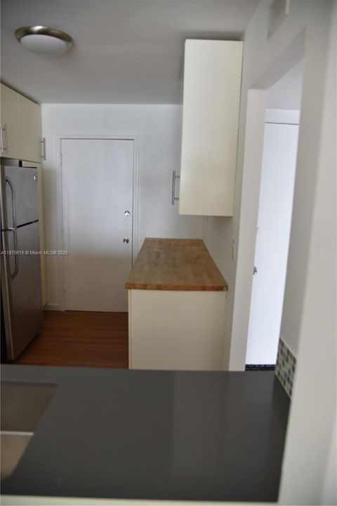 Active With Contract: $294,900 (2 beds, 2 baths, 1175 Square Feet)