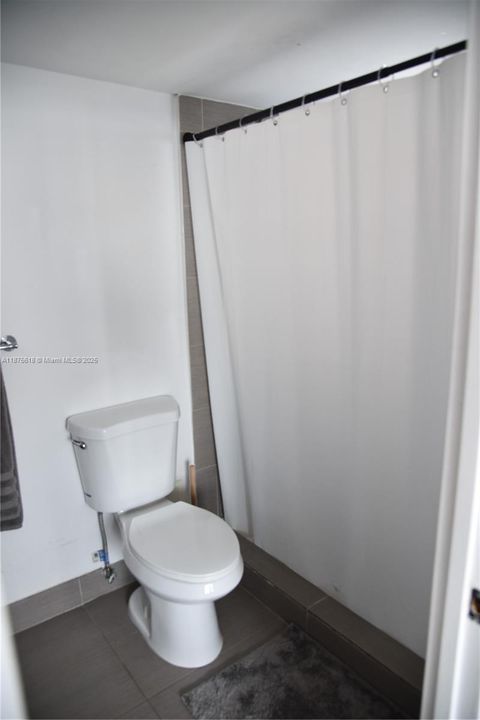 Active With Contract: $294,900 (2 beds, 2 baths, 1175 Square Feet)