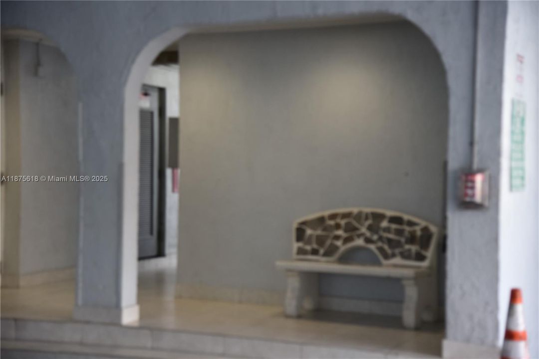 Active With Contract: $294,900 (2 beds, 2 baths, 1175 Square Feet)