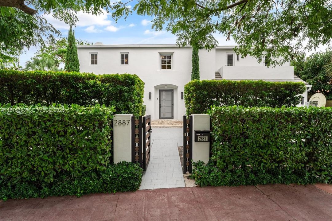 For Sale: $7,495,000 (6 beds, 6 baths, 5181 Square Feet)