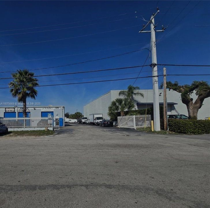 Недавно арендовано: $2,400 (0 спален, 0 ванн, 0 Квадратных фут)