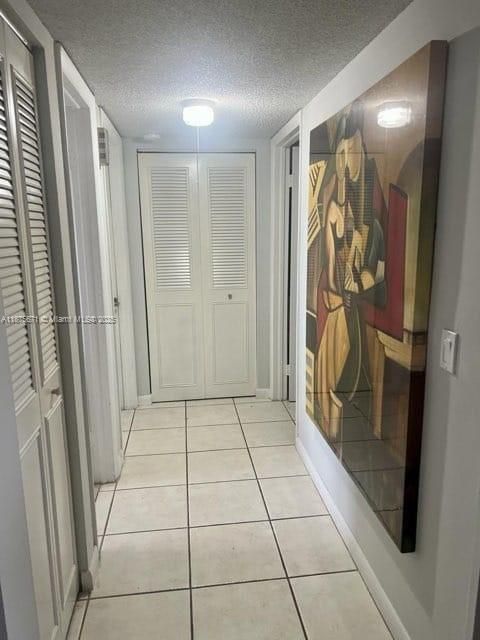 Под контрактом: $200,000 (2 спален, 2 ванн, 985 Квадратных фут)