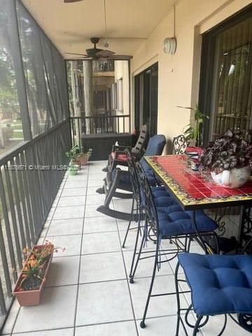 Под контрактом: $200,000 (2 спален, 2 ванн, 985 Квадратных фут)