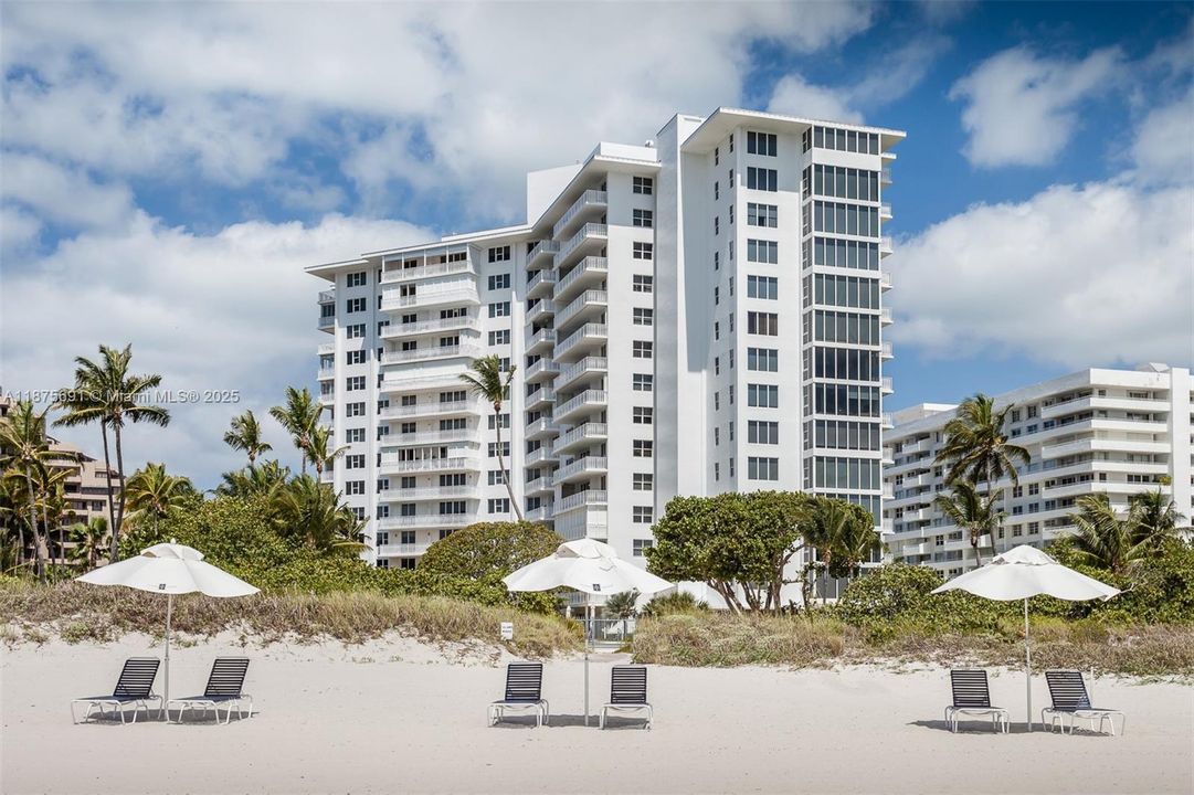 For Sale: $989,000 (1 beds, 1 baths, 1133 Square Feet)