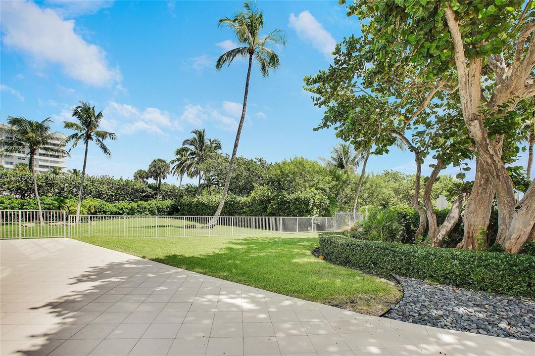 For Sale: $989,000 (1 beds, 1 baths, 1133 Square Feet)