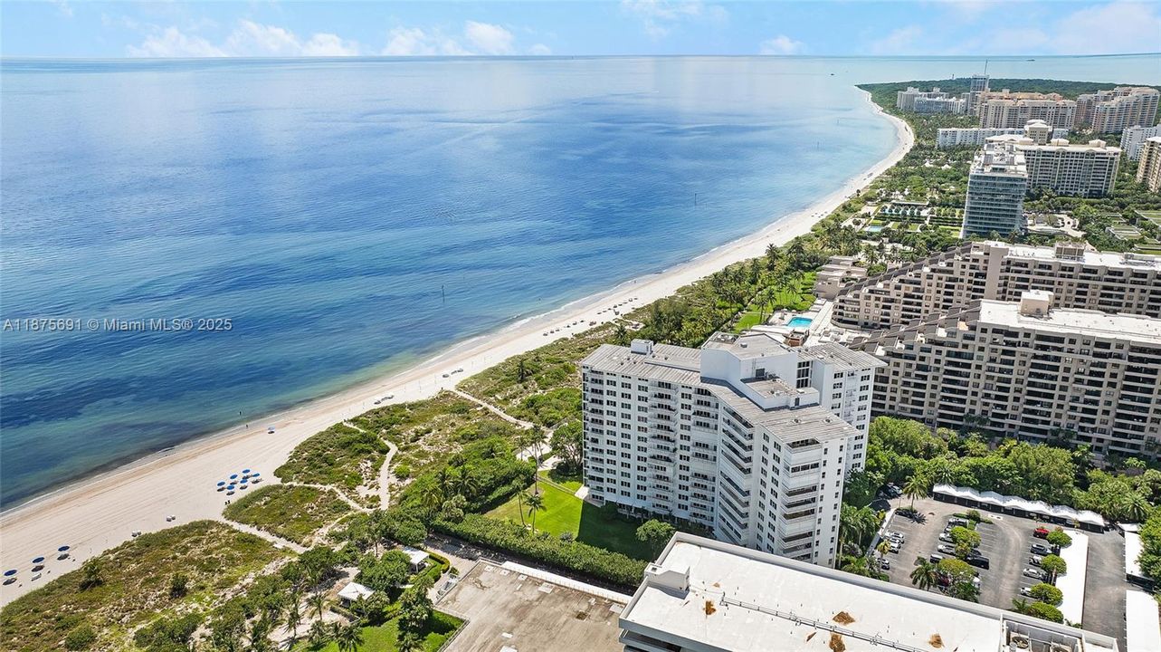 For Sale: $989,000 (1 beds, 1 baths, 1133 Square Feet)