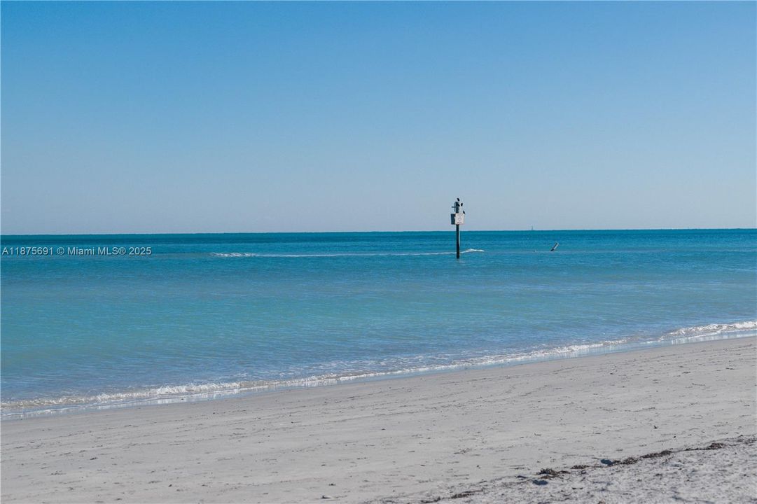 For Sale: $989,000 (1 beds, 1 baths, 1133 Square Feet)