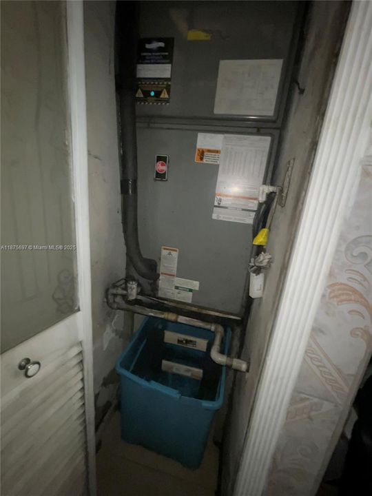 Под контрактом: $449,999 (5 спален, 3 ванн, 2318 Квадратных фут)