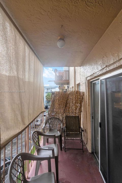 Activo con contrato: $242,900 (2 camas, 2 baños, 1000 Pies cuadrados)