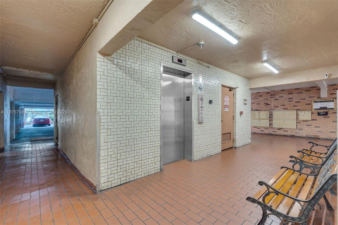 Activo con contrato: $242,900 (2 camas, 2 baños, 1000 Pies cuadrados)