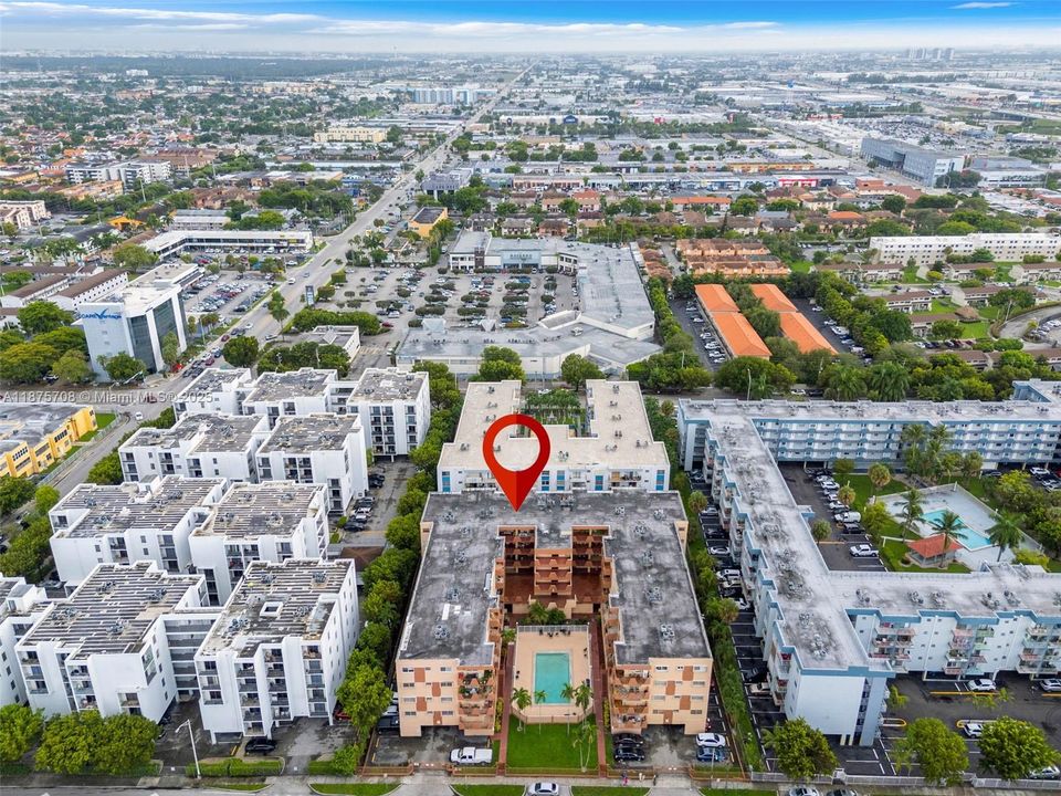 Activo con contrato: $242,900 (2 camas, 2 baños, 1000 Pies cuadrados)