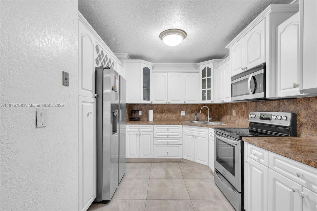 Activo con contrato: $242,900 (2 camas, 2 baños, 1000 Pies cuadrados)