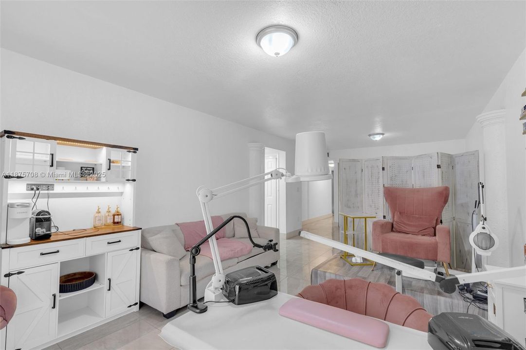 Activo con contrato: $242,900 (2 camas, 2 baños, 1000 Pies cuadrados)