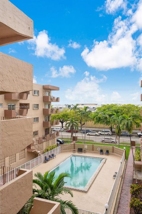 Activo con contrato: $242,900 (2 camas, 2 baños, 1000 Pies cuadrados)