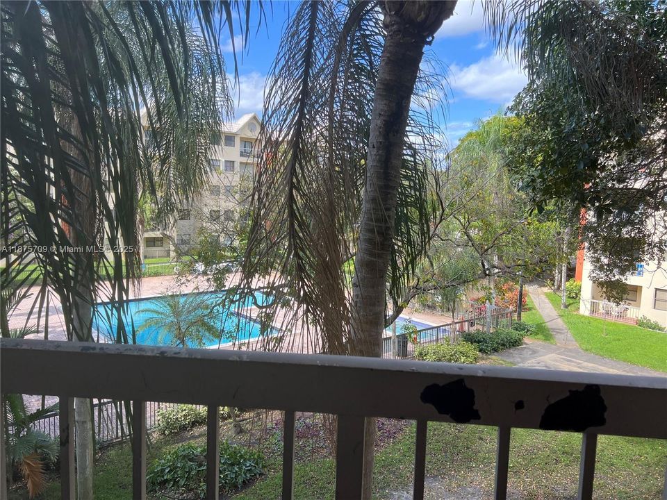 Activo con contrato: $314,900 (2 camas, 2 baños, 992 Pies cuadrados)