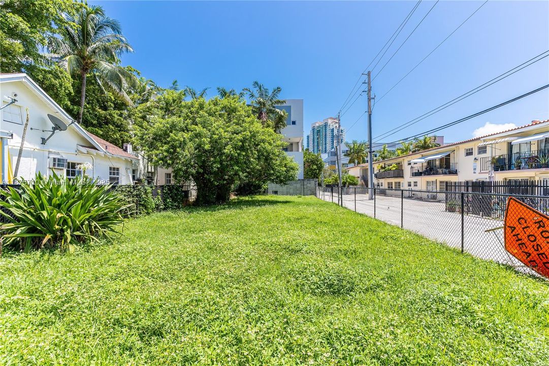 For Sale: $4,200,000 (0.04 acres)