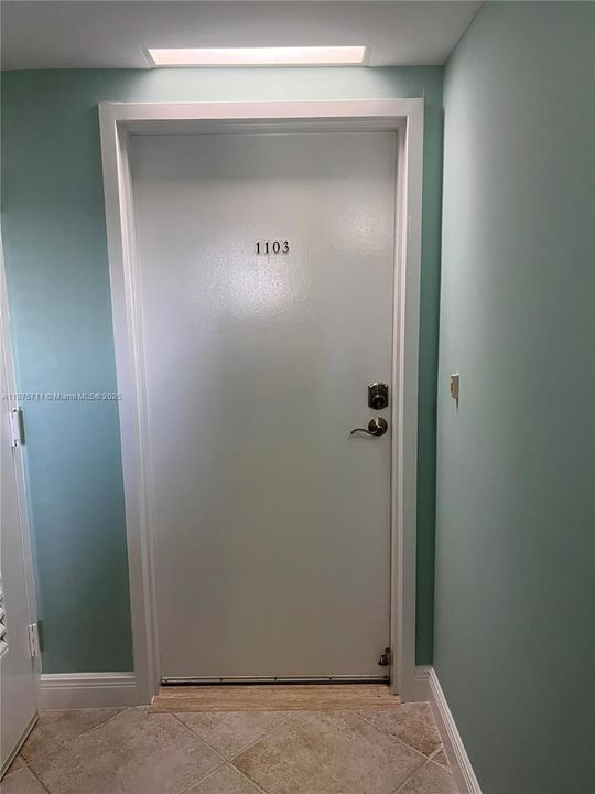 最近租的: $4,500 (2 贝兹, 2 浴室, 1281 平方英尺)