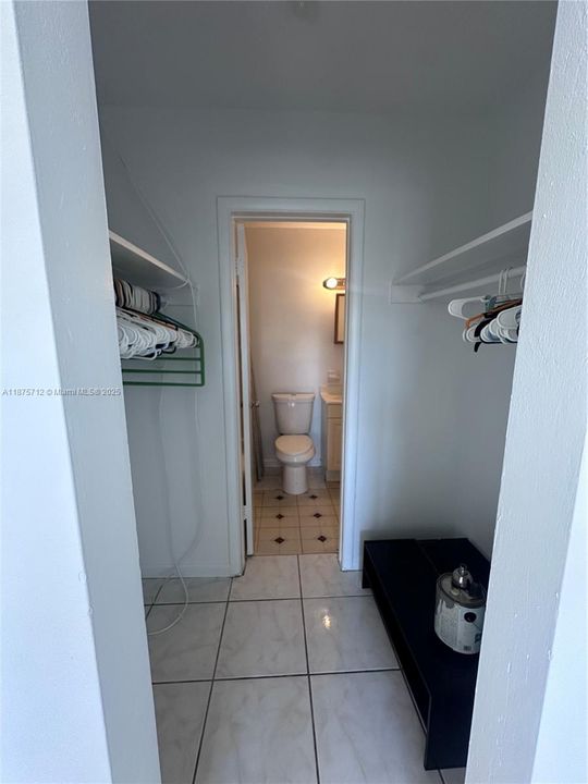 合同活跃: $1,500 (2 贝兹, 1 浴室, 800 平方英尺)