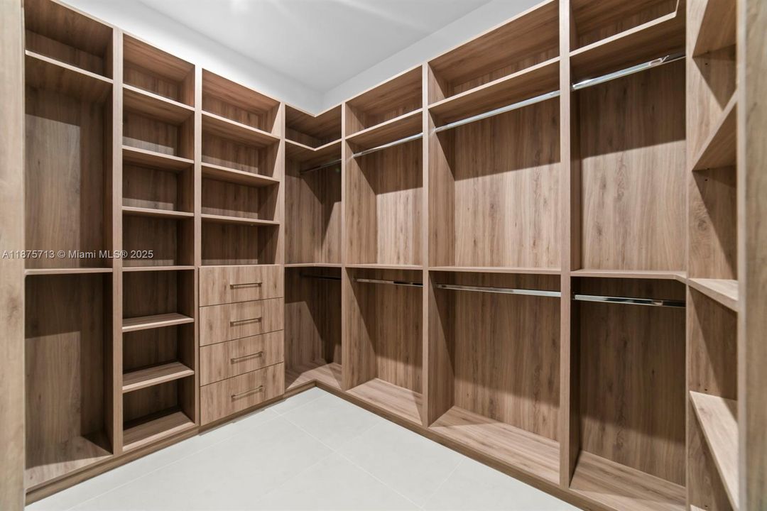 Recently Rented: $8,750 (3 beds, 3 baths, 2330 Square Feet)