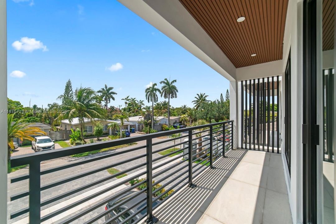 Recently Rented: $8,750 (3 beds, 3 baths, 2330 Square Feet)