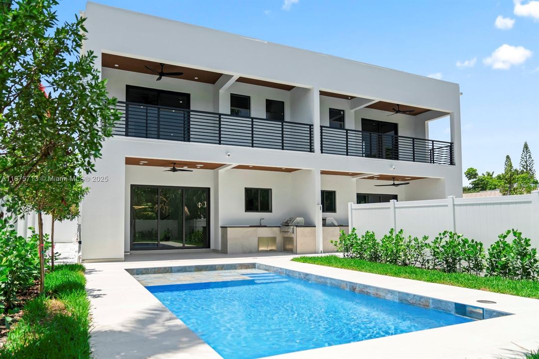 Recently Rented: $8,750 (3 beds, 3 baths, 2330 Square Feet)