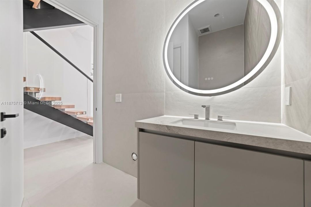 Recently Rented: $8,750 (3 beds, 3 baths, 2330 Square Feet)