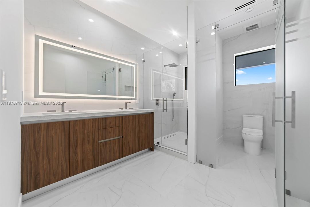 Recently Rented: $8,750 (3 beds, 3 baths, 2330 Square Feet)