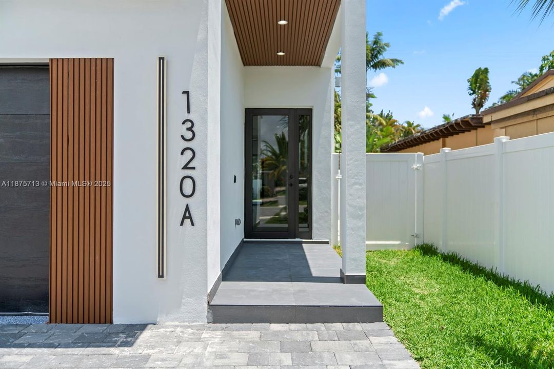 Recently Rented: $8,750 (3 beds, 3 baths, 2330 Square Feet)