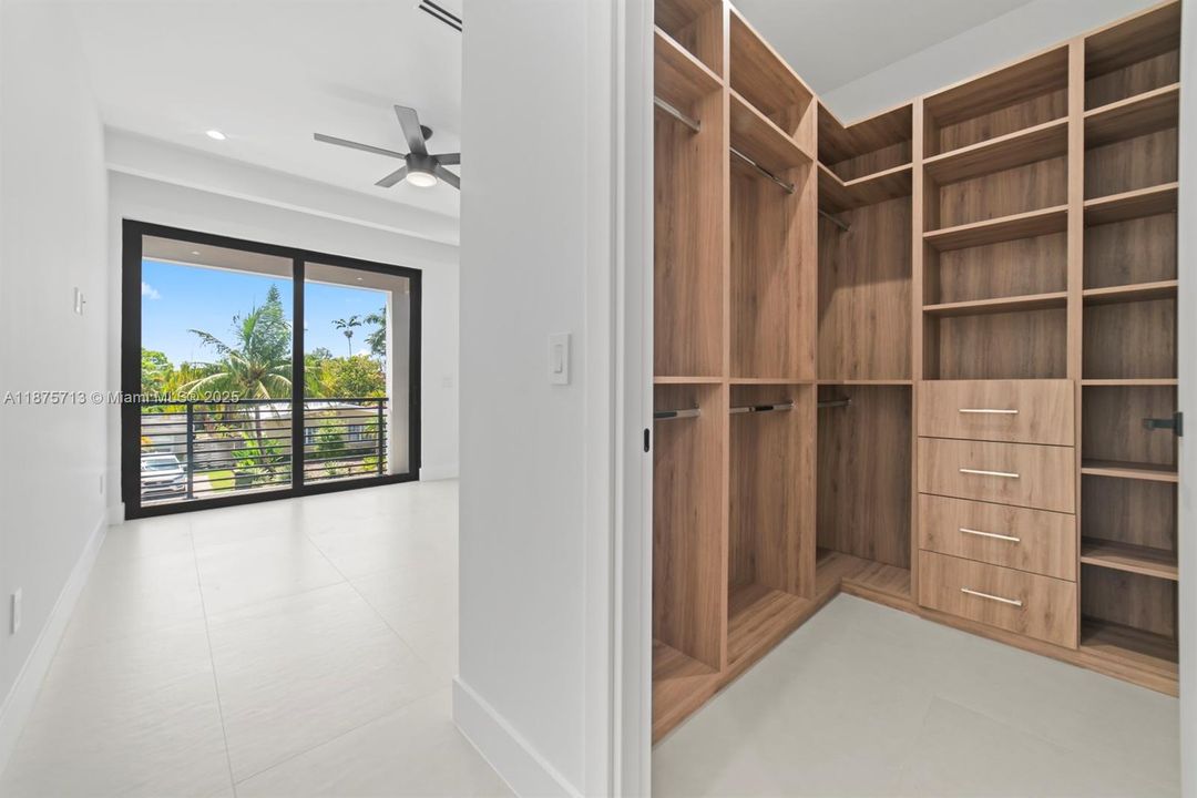 Recently Rented: $8,750 (3 beds, 3 baths, 2330 Square Feet)