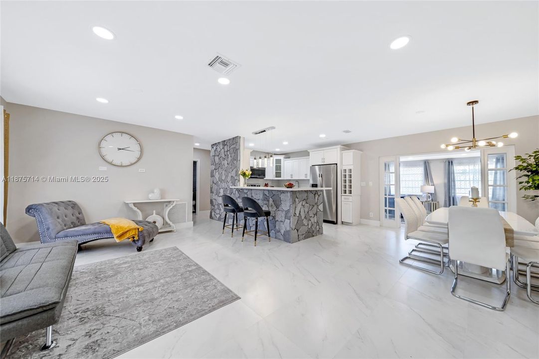 For Rent: $9,000 (4 beds, 3 baths, 2770 Square Feet)