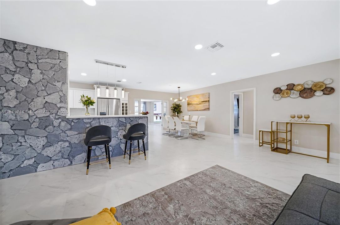 For Rent: $9,000 (4 beds, 3 baths, 2770 Square Feet)