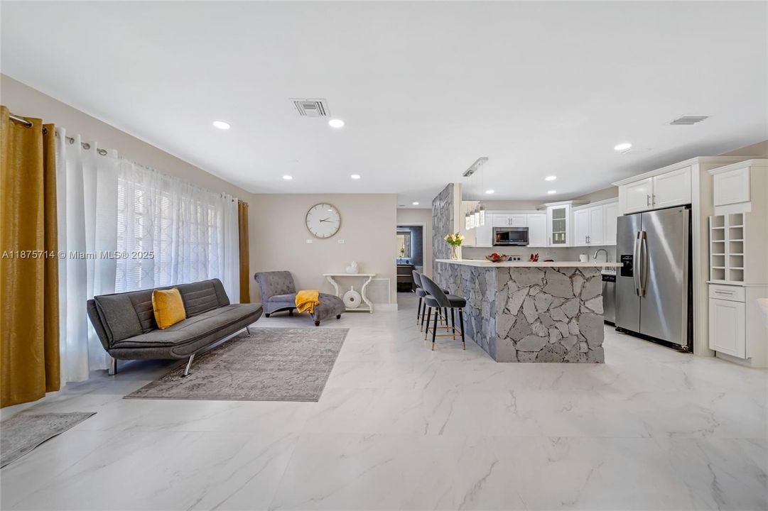 For Rent: $9,000 (4 beds, 3 baths, 2770 Square Feet)