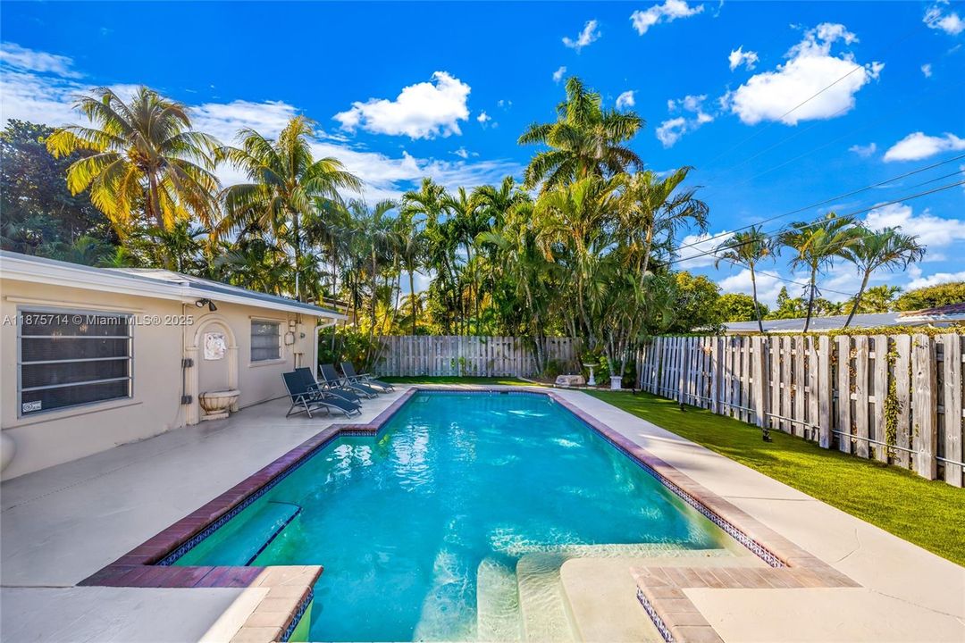 For Rent: $9,000 (4 beds, 3 baths, 2770 Square Feet)