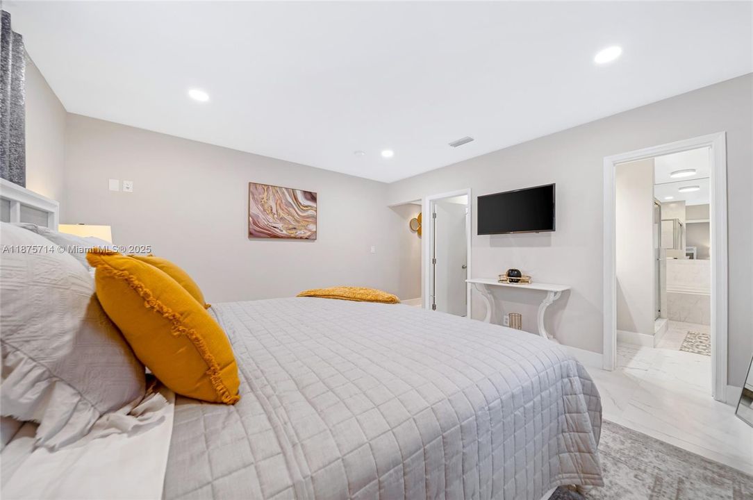 For Rent: $9,000 (4 beds, 3 baths, 2770 Square Feet)