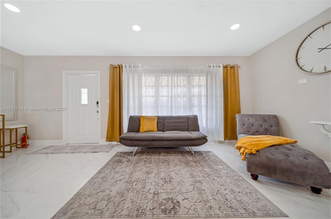 For Rent: $9,000 (4 beds, 3 baths, 2770 Square Feet)