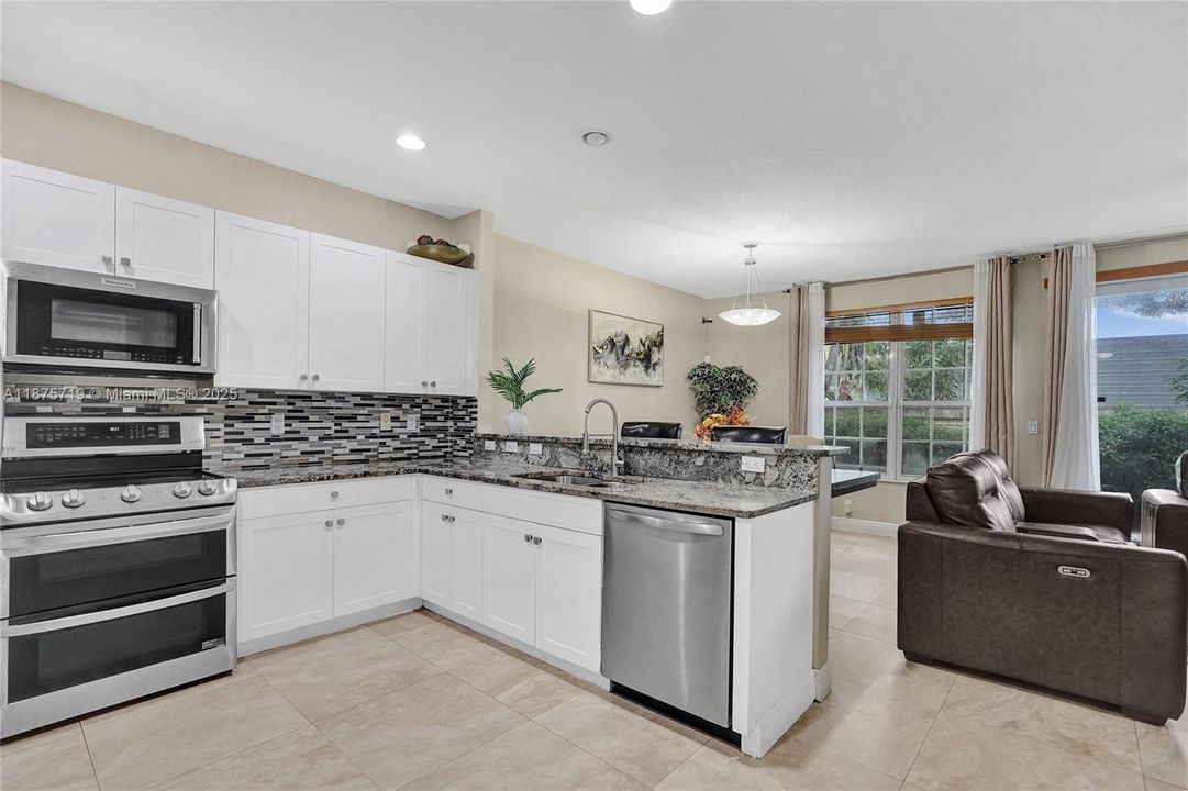 For Rent: $3,000 (3 beds, 3 baths, 1514 Square Feet)