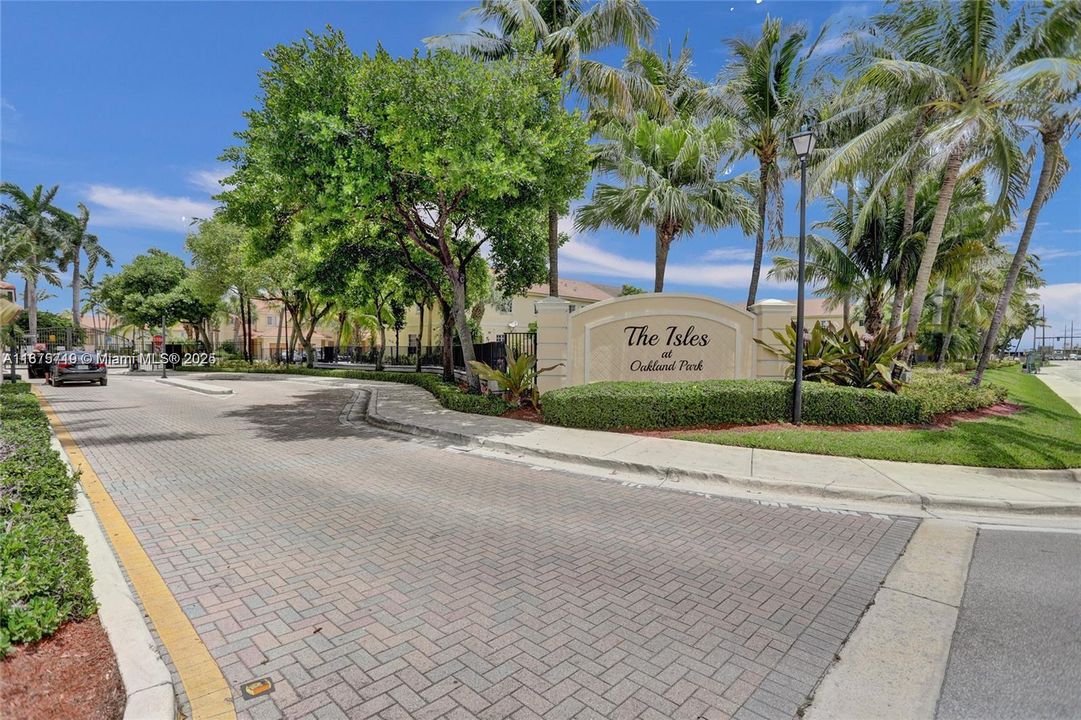 For Rent: $3,000 (3 beds, 3 baths, 1514 Square Feet)